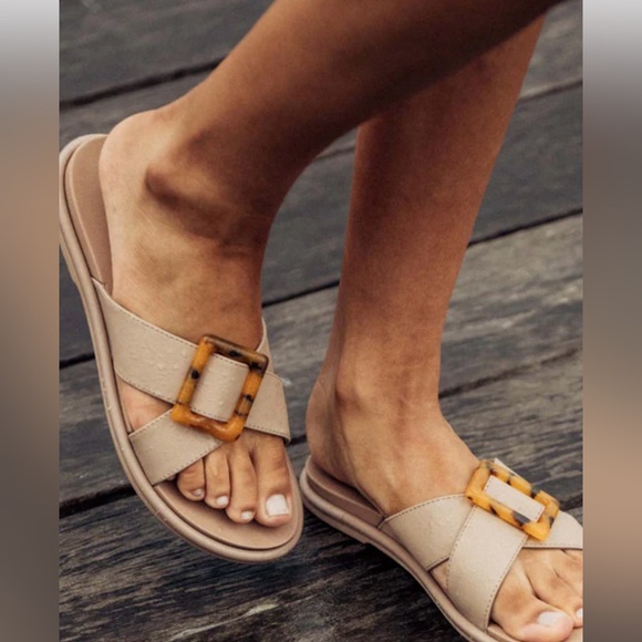 OluKai Shoes - OluKai La'i Slides Taupe with Tortoise Buckle Women's Size 10